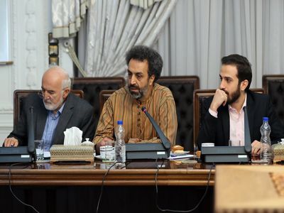 اقتصاددانان نزدیک به دولت به جلسه با رئیس جمهور دعوت شدند/ سعید لیلاز تاریخ خوانده و محسن رنانی دو سال است که هیچ انتقادی به دولت نکرده