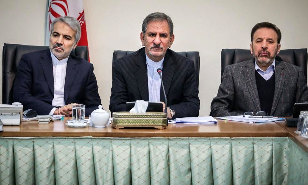 جنگ قدرت بین حزب اعتدال و توسعه و کارگزاران در دولت تعیین تکلیف وزارتخانه‌های اقتصادی را معطل نگه داشته/ با این شرایط تیم اقتصادی هیچ پوست اندازی نخواهد کرد