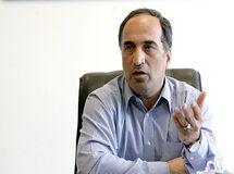 دژپسند چگونه بدون فراهم شدن زیر ساختها به بخش خصوصی وعده می‌دهد؟/ کل ساختمان وزارت اقتصاد را هم به بخش خصوصی بدهد اتفاقی نمی‌افتد