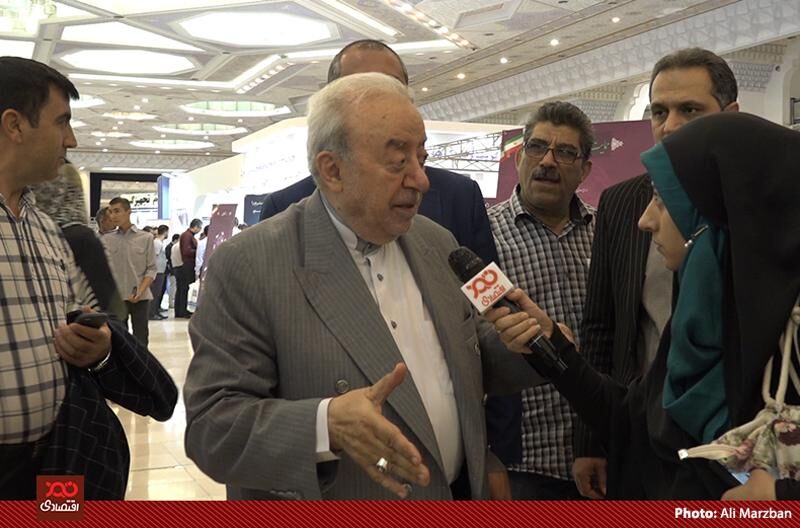 بیش از ۹۰ درصد مشکلات امروزِ ما به دلیل تصمیمات غلط وزرای اقتصادی و دولتمردان است/ خود آقای رئیس جمهور قبل از انتخابات ۹۲ می‌گفتند ۸۰ درصد مشکلات اقتصادی متعلق به سیاستهای نادرست اقتصادی است