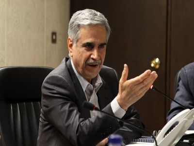 حفظ بنگاههای اقتصادی زیان ده تحت هر شرایطی منطقی نیست/ مهربانی به بنگاههای اقتصادی از کیسه مردم به زیان منافع عمومی است