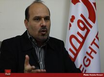 شریعتمداری، کارچاق‌کن سیاسی است!/ دورو بر وزیر را افراد بازنشسته گرفته‌اند!/ علی ربیعی،‌ وزیر سابق کار خوب عمل نکرد،‌ تعاون را رها کرد،‌ صندوق بازنشستگی را به مرز ورشکستگی کشاند و بنگاه‌ها را تعطیل کرد!