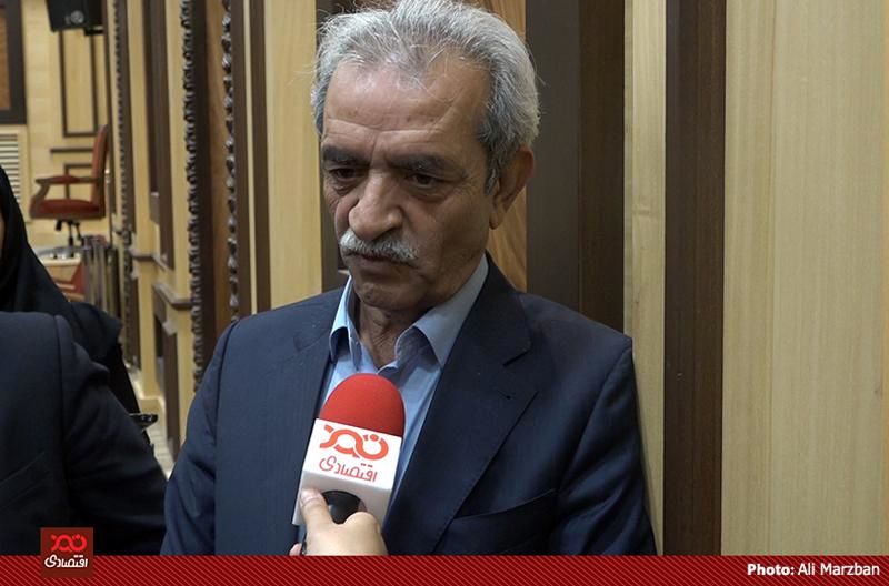 در یک سال اخیر بی‌سابقه‌ترین رانت‌جویی‌ها و غارت‌ها صورت گرفت/ گروهی اندک، منابع و ذخایر محدود ارزی کشور را به تاراج بردند