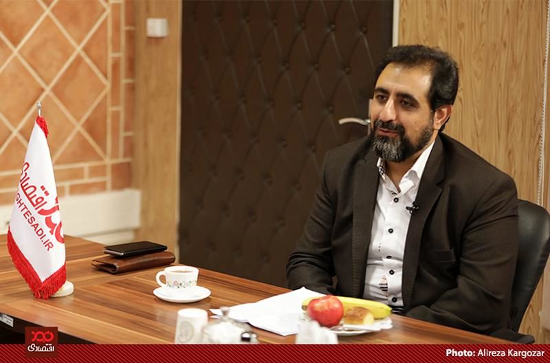 مدیران بانکها، این نهادها را تبدیل به بنگاه اقتصادی کردهاند/ آنها فکر میکنند منابع بانکها ارثیه خانوادگی آنهاست