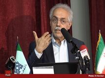 صنعت خودرو در اختیار مدیران سیاسی کشور است/ صنعت خودرو مظلوم است