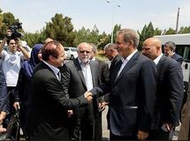 سهامداری بیمه مرکزی در شرکت‌های داروسازی، پتروشیمی و ساختمان سازی!/ آیا بیمه مرکزی می‌تواند بنگاه‌داری کند؟