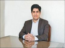 هر مرکزی که آمار مثبت اعلام کند، دولتمردان به آمار آن استناد می‌کنند/ مرکز آمار و بانک مرکزی برایشان فرقی ندارد!