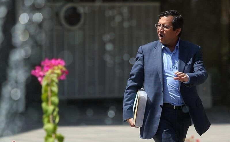 همتى: دریافت رمز دوم یکبار مصرف هزینه اى ندارد
