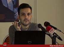 برای آقای روحانی نمودارهایی می‌کشند تا نشان دهند مشکل کسری بودجه با گرانی بنزین حل می‌شود!