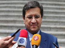 دلالان بازار ارز، توانایی بانک مرکزی را دست کم نگیرند