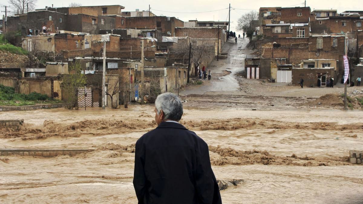 پیشبینی هواشناسی نبود در سیل لرستان هزار نفر جان میباختند