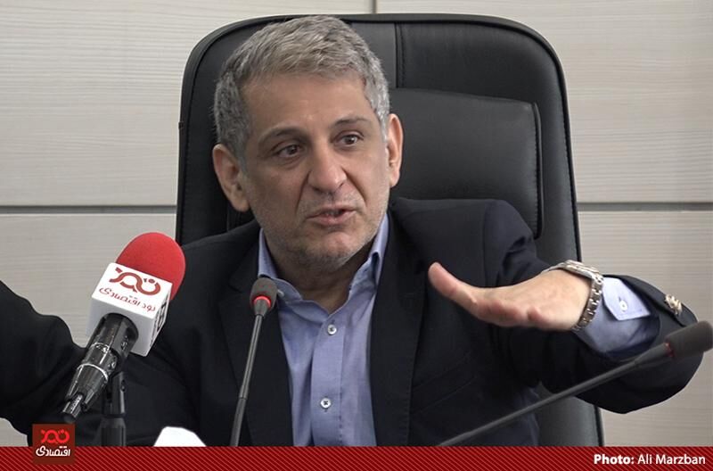انگار نذر کرده‌ایم هر چند سال یک بار ارزش پول ملی را به یک سوم کاهش دهیم!