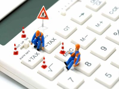 هنرمندان هم مانند سایر مشاغل مشمول پرداخت مالیات شوند