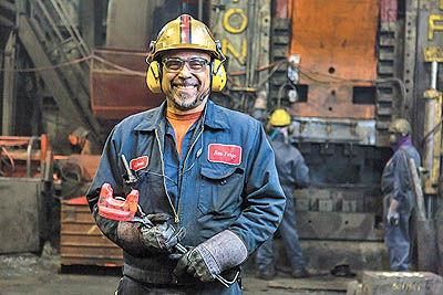 اجرای طرح طبقهبندی مشاغل برای کارگران ضروری است