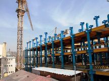 با ۸۷ هزار پروژه نیمه تمام در کشور چه باید کرد؟