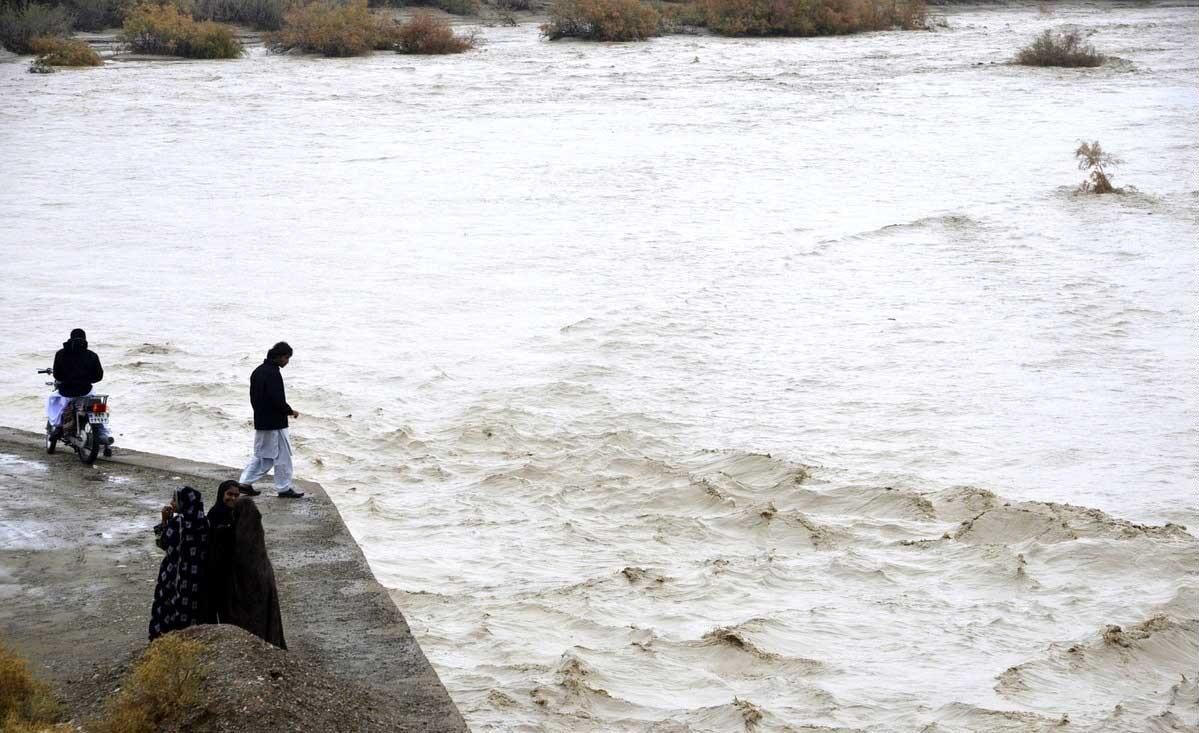 تداوم قطعی آب در برخی روستاهای سیل‌زده