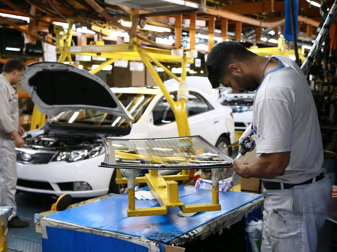 بی‌برنامگی وزارت صنعت برای تخلیه تقاضای بازار خودرو