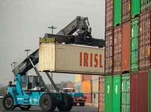 عراقی ها برای تخلیه و بارگیری کالاهای ایرانی شرط گذاشته‌اند/ ورود کامل کامیون‌های ایرانی به عراق حداقل ۱۰ روز زمان می‌برد