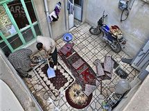 مردم خانه تکانی را به زمان دیگری موکول کنند