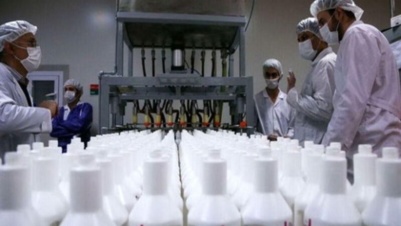 در بهترین حالت می‌توانیم روزانه ۵۰۰ هزار لیتر محصولات ضد عفونی تولید کنیم/ میزان تقاضای مواد ضد عفونی ۱۰ برابر عرضه است