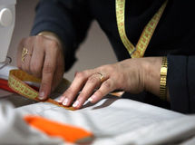  فروش خیاطان ۵۰ درصد افت کرد / اگر ویروس کرونا نبود، شب عید متفاوتی داشتیم