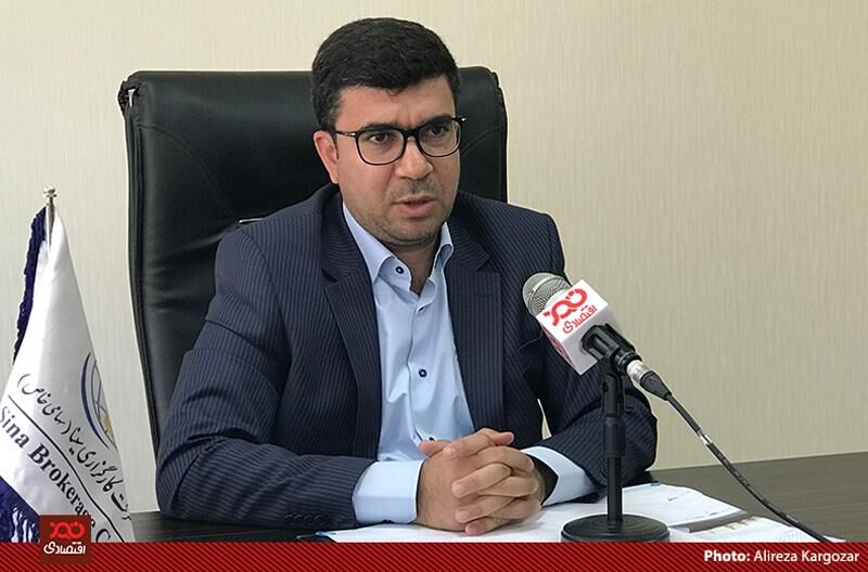 با محدودیت و کاهش حجم مبنا به ۲ درصد موافق نیستم، سازمان بورس می‌توانست کارهای دیگری انجام بدهد/ دولت چرا الان که بازار تشنه است، شرکت هایش را واگذار نمی‌کند؟