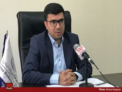 با محدودیت و کاهش حجم مبنا به ۲ درصد موافق نیستم، سازمان بورس می‌توانست کارهای دیگری انجام بدهد/ دولت چرا الان که بازار تشنه است، شرکت هایش را واگذار نمی‌کند؟