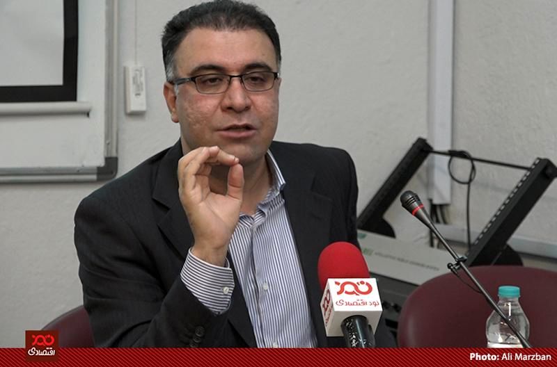 مسئولان از ثبات بازار سرمایه حمایت کنند/ نباید اجازه دهیم نقدینگی به بازار ارز کوچ کند