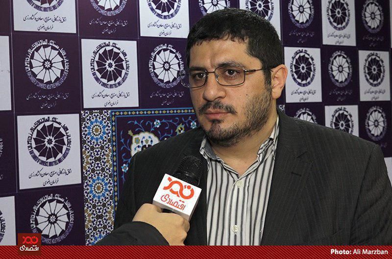 دولت تحریمهای داخلی را از پیش پای تولیدکنندگان ایرانی بردارد