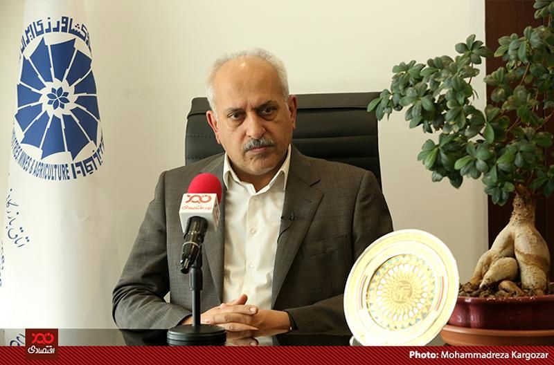 هنوز درگیر غافلگیری ناشی از شیوع کرونا هستیم و نتوانستیم برنامه ریزی کنیم/ محدودیت مرزها دو سه ماه دیگر ادامه داشته باشد، با کمبود مواد اولیه رو به رو می شویم