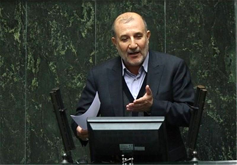 وام یک میلیونی را به بچه رئیس کل بانک مرکزی هم بدهند، قهر میکند، این وام به چه دردی میخورد؟