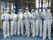 بیمه آسیا دومین مرحله توزیع لباس های ایزوله در 27 استان کشور را آغاز کرد