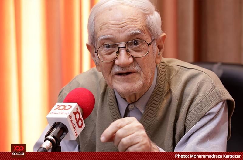 قوه قضاییه با امثال اکبر طبری به شدت برخورد کند/ بخش واسطه گری در ۴۰ سال گذشته ۱۰ برابر رشد کرده