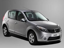 پارس خودرو "رنو ساندرو" را بعد از سه سال بدون پلاک به مشتریان خود تحویل داد