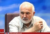 در سه ماه اخیر ۲۹ درصد از ارزش پول ملی کشور کاهش یافته/ هجوم مردم به بازارهای مختلف تورم خود افزا را به همراه دارد