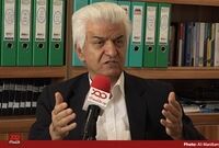 چرا کسانی که نفت فروختند و نتوانستند ارز آن را به کشور بازگردانند، خائن نیستند؟
