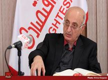 آقای جهانگیری اصلا مخالف اقتصاد مقاومتی است ولی فرمانده ستاد اقتصاد مقاومتی شده!