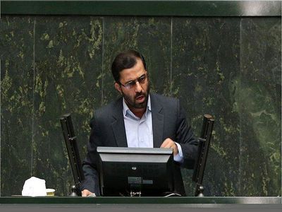 مدرس خیابانی ۱۵ ماه بالاترین اختیارات را در وزارت صمت داشته و باید پاسخگو باشد/ مافیاها پدر مملکت را درآورده‌اند