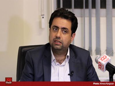 رفتارهای هیجانی در بازار سرمایه خیلی زیاد شده است و اغلب بدون منطق اقتصادی خرید و فروش میکنند
