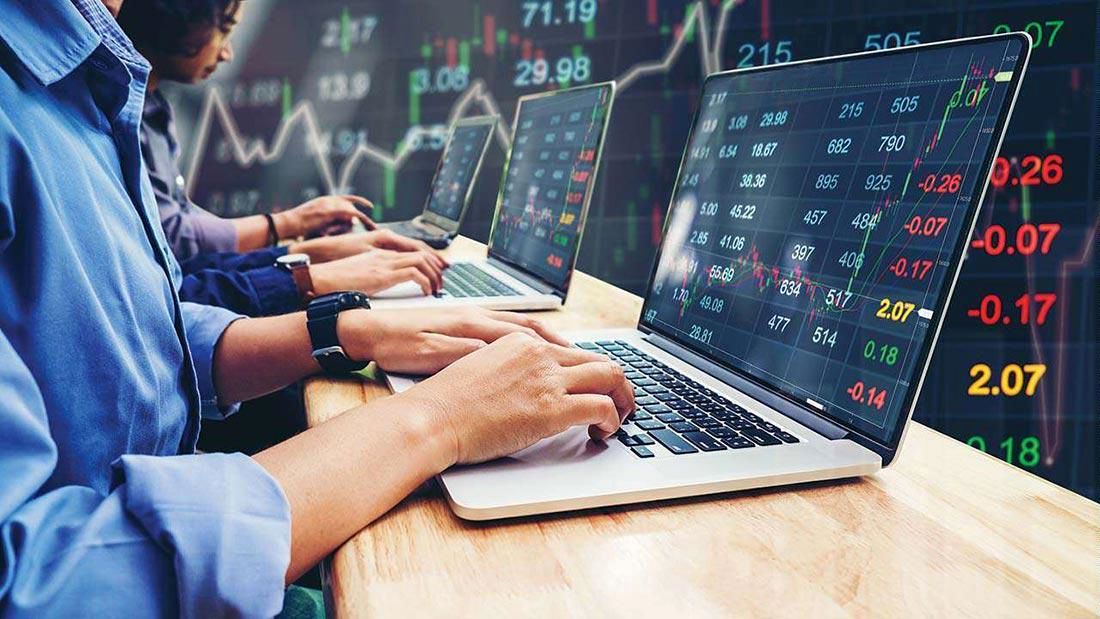 افزایش قیمت دلار سود کاغذی شرکتها در بورس را بالا میبرد