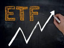 بازدهی صندوق‌های ETF بالاتر از شاخص کل بورس