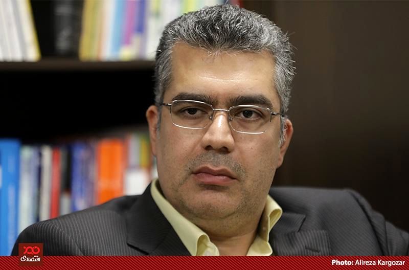 ۴  یا ۵ درصد حاضران در بورس رفتار هیجانی دارند