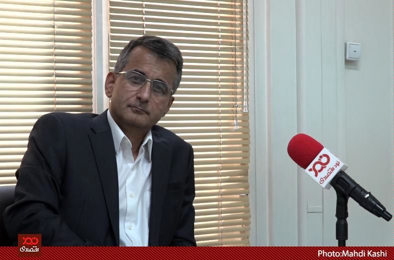 دولت روحانی هیچ راهبرد کلانی برای اقتصاد ایران ندارد/ مساله تحریم‌ها، توجیه دولتمردان و مسئولان ناکارآمد است