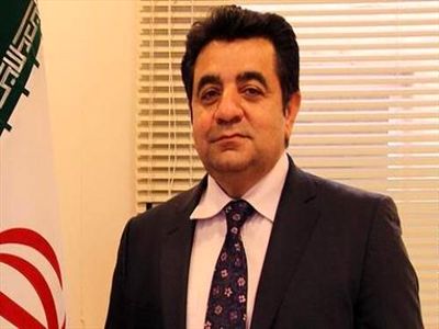 این همه کالاهای قاچاق در سطح شهر و سوپر مارکت‌ها نمی‌توانند از طریق ته لنجی و مسافری و به وسیله کوله‌بران وارد کشور شده باشند