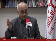 در وزارت خارجه یک معاونت اقتصادی داریم که هیچ کاری انجام نمی‌دهد