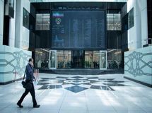 در خرید سهام شرکت‌های دلاری احتیاط کنید