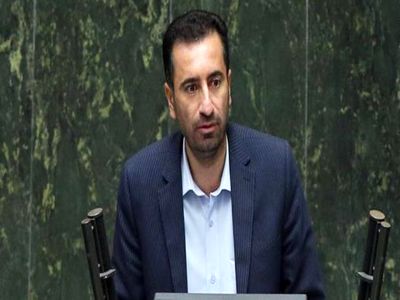 رئیس سازمان بورس شایستگی لازم برای حضور در این سمت را ندارد