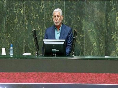چند تا از آقازاده های حرام خوار را در ملا عام اعدام کنید