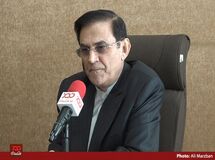 سفرا و سفارتخانه‌های ما در سایر کشورها در حوزه اقتصادی فعال نیستند؛ چرا که می‌ترسند متهم شوند به زد و بند اقتصادی با تجار!