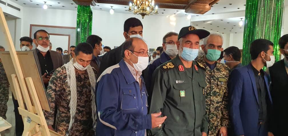 نمایشگاه عکسِ گروهیِ «دیدار با مرد میدان» در اهواز برپا شد